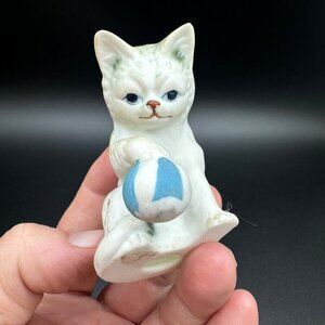 Vintage lefton Cat figurine Playing With Ball small gray blue